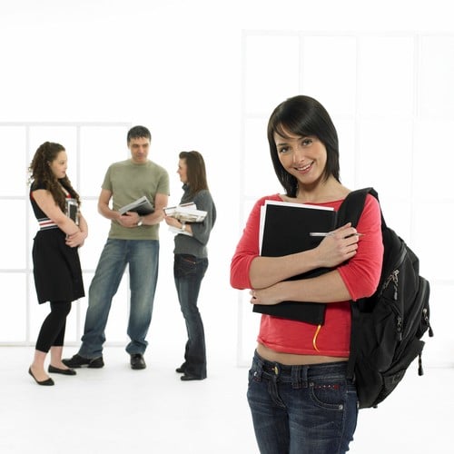 Formation en alternance : le jeune doit impérativement être âgé d’au moins 15 ans.
